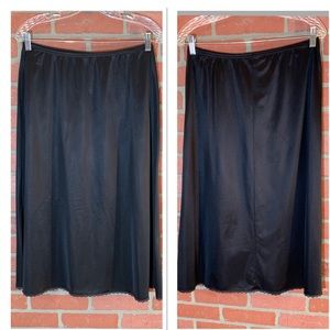 Vintage Vanity Fair Black Med Half Slip Lace Trim